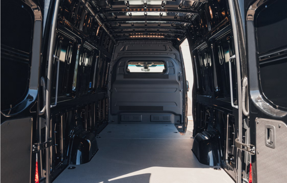 Mercedes Benz 2500 eSprinter Cargo Van 170″ HO, 2025