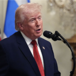 Trump aplaza por 10 días más su ultimátum para que Irán reabra el estrecho de Ormuz