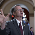 “Las agencias gubernamentales corroboran la existencia de los extraterrestres”, afirma Tim Burchett