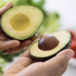 Cómo madurar un aguacate en 10 minutos: el truco que sí funciona