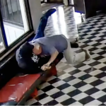 El director de un colegio en Oklahoma evitó un posible tiroteo escolar al lanzarse sobre el atacante