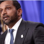 Director del FBI demanda $250 millones a revista por acusaciones de ebriedad en reportaje