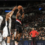Los Blazers empatan la serie al derrotar  de visita a los Spurs 106-103