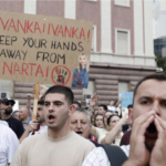 Miles de personas protestan en Albania contra proyecto inmobiliario del yerno de Trump