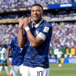 Mbappé se luce en el estreno de Francia ante Senegal