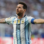 Messi iguala récord de más goles en Mundiales y comanda goleada de 3-0 sobre Argelia