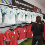 Golazo para unas y tarjeta roja para otras: el Mundial divide a las pequeñas empresas en Canadá