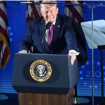 “EE.UU. es la nación más libre y más fuerte de la historia”, afirma Donald Trump