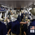 Gobierno de Trump resta importancia a desfile de supremacistas blancos enmascarados