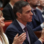 Confirman juicio por dos delitos a esposa del presidente del Gobierno español Pedro Sánchez