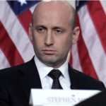 Stephen Miller anticipa que los servicios bancarios les podrían ser retirados a los inmigrantes