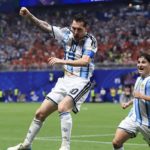 Messi y Argentina se levantan de la lona, vencen a Egipto y avanzan a cuartos del Mundial
