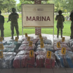 Marina de México incauta buque con más de una tonelada de cocaína en Michoacán valorada en 14.7 millones de dólares