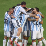 Argentina e Inglaterra buscan citarse en semifinales del Mundial, pero antes tienen dos duros escollos