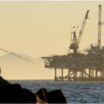 Irán y Omán aplazan reunión por Ormuz y petróleo se dispara: Supera los US$107