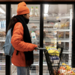 Confianza de los consumidores de EEUU se hunde en septiembre a su nivel más bajo en más de 12 años