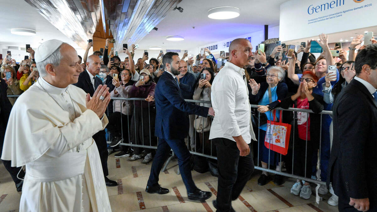 Pope Leo arrives at Gemelli Hospital ahead of a surgery to remove a lung nodule, in Rome