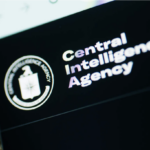 Exfuncionario de la CIA se declara culpable de desviar $194 millones